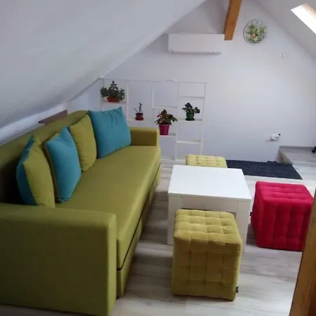 Colorful Grigo Loft كلوج-نابوكا
